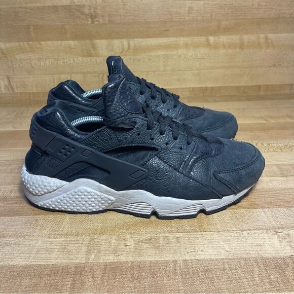 Nike Shoes - NIKE Air Huarache Run PRM Womens Paisley 683818-010 Black Light Bone Sz 9.5